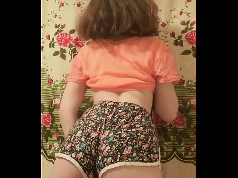 ❤️ सेक्सी युवा बेब अलग करना बंद उसकी शॉर्ट्स पर कैमरा ❤️ गुदा अश्लील हम पर
